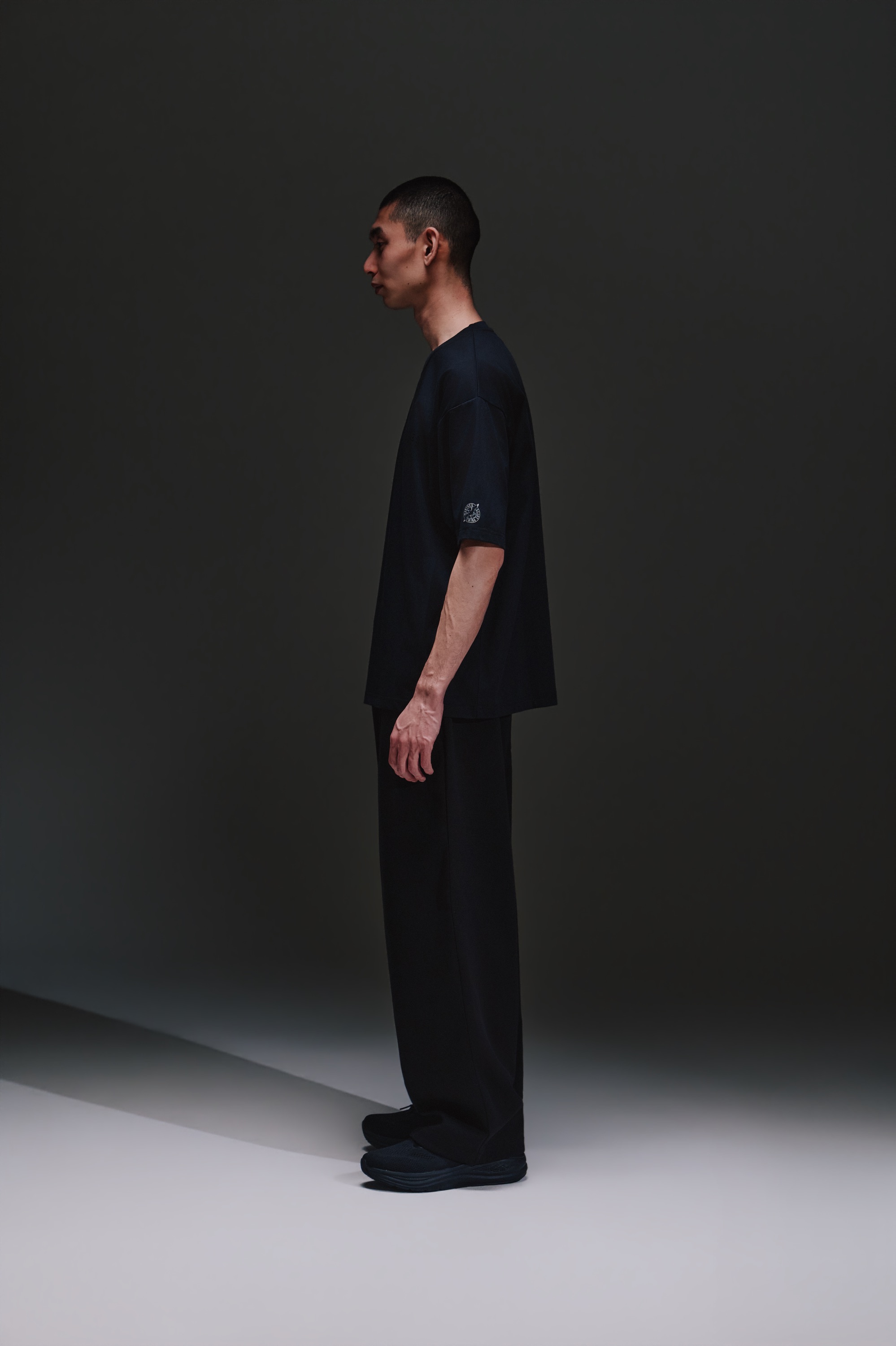 ACTIVE Tシャツ / MRINESアーチロゴ、ACTIVE ダンボールニットパンツ