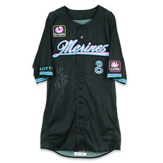 #8中村 奨吾 直筆サイン入り実使用ユニホーム(BSW)