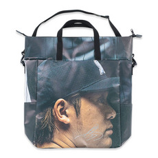 #47鈴木 直筆サイン入り2025球場正面ターポリン幕リメイクトートバッグ