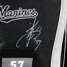 #57小川 直筆サイン入り2025年実使用オーセンティックバックパック 詳細画像